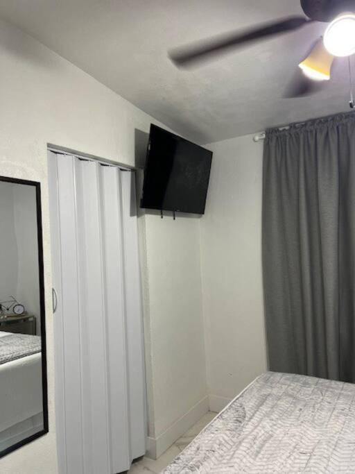 Charming 2-Room Oasis - Miami Tamiami 外观 照片